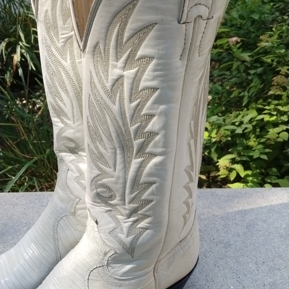 Justin Boots White Leather Cowboy Heeled Boots. Snakeskin - Picture 7 of 12